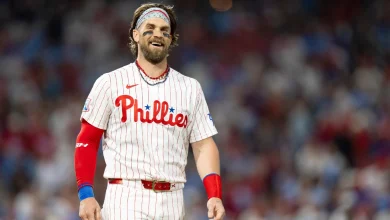 Phillies' Schwarber homers twice in inning, Harper hits for cycle vs. Mets