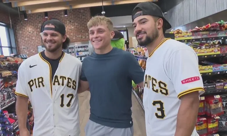 Pirates' Griffin, Jones and Gonzales surprise customers at Pittsburgh-area Sheetz