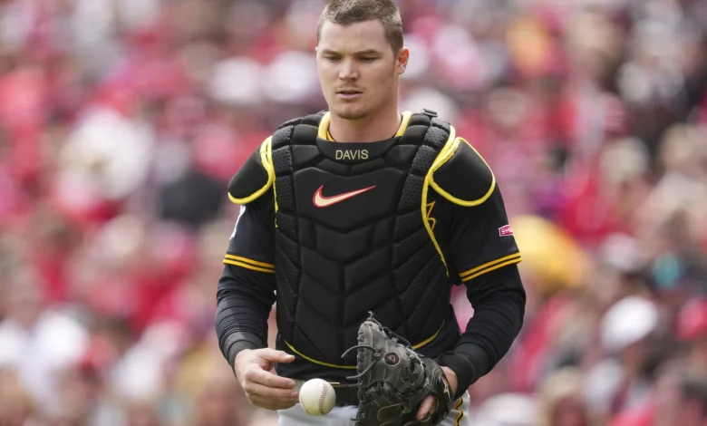 Pirates Roster Moves: Flores Recalled, Davis Placed on Paternity