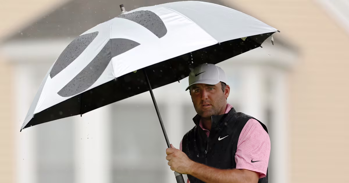 Play suspended for rain during Sunday's final round at Travelers Championship