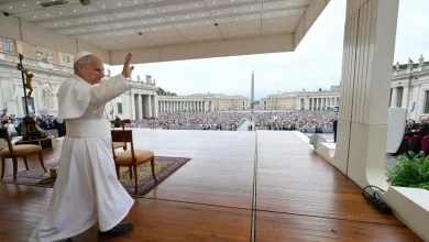 Pope: 'Keep beautiful witness of Corpus Christi processions alive'