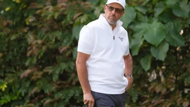 Pro Golfer's Ex: Mickelson Showed Me Nude Pic, Made a Pass