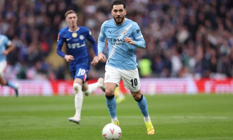 Rayan Cherki nommé pour le titre de joueur de la saison en Premier League
