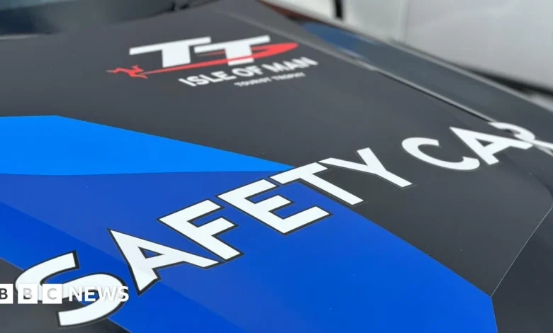 Red flag incident halts Senior Isle of Man TT race