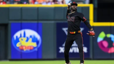 Reds Place Elly De La Cruz On IL, Promote Edwin Arroyo