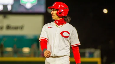 Reds call up Edwin Arroyo, place Elly De La Cruz on the injured list