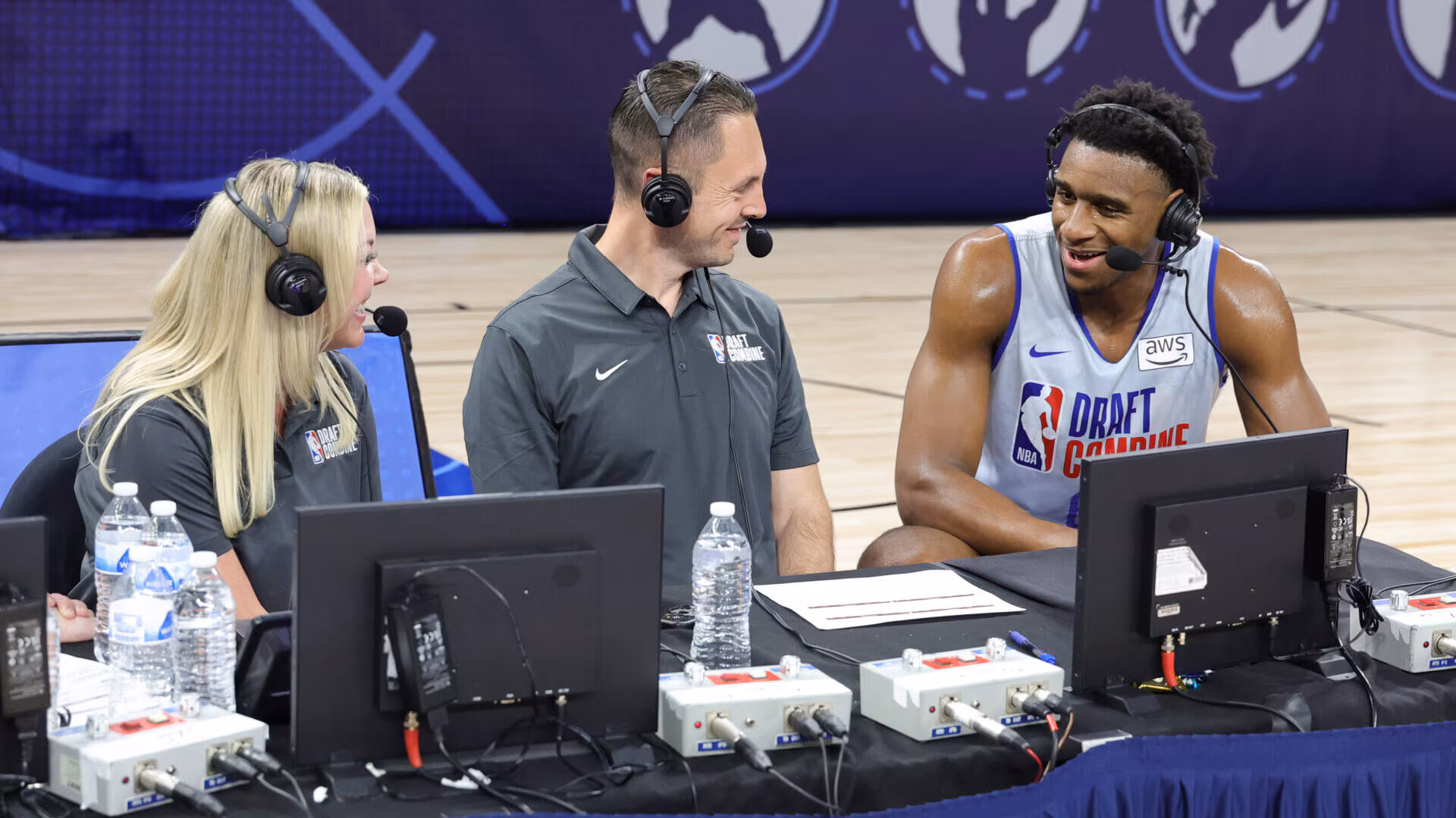 Reports: Nuggets opt for assets, trade No. 26 to Spurs