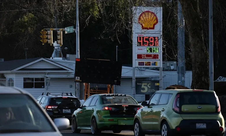 Republicans face ticking midterm clock as Iran fallout keeps pressure on gas prices