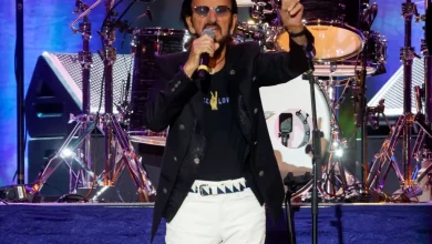 Review: Beatles legend thrills fans with a little help from his friends