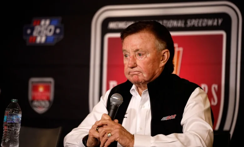 Richard Childress returns to public spotlight where he planned to reveal Kyle Busch extension