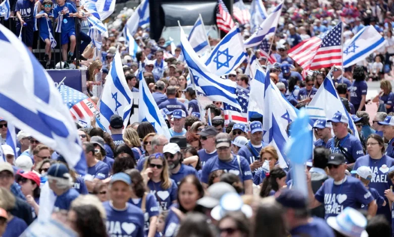 Right-Wing Officials’ Appearance at Israel Day Parade Leads to Backlash