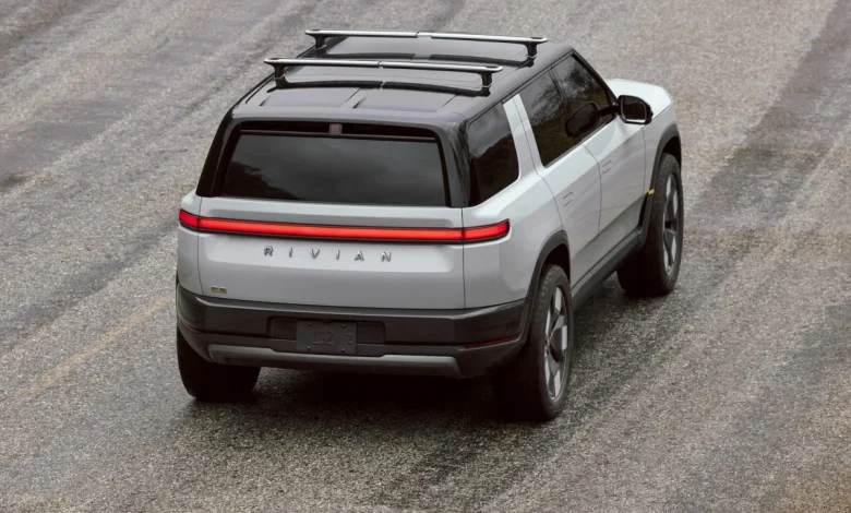 Rivian cuts hundreds of workers after R2 deliveries start