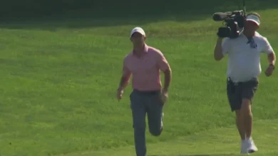 Rory tests cameraman's cardio on 17th hole at Memorial