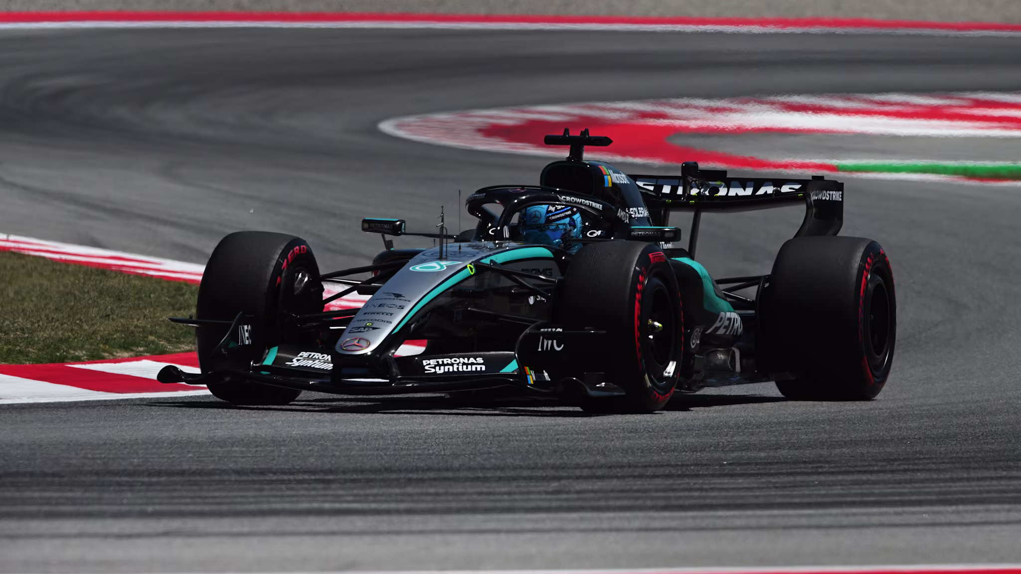 Russell goes fastest in Barcelona FP3