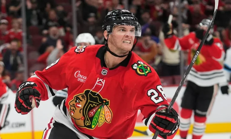 Senators pick up forward Andre Burakovsky in trade with Blackhawks