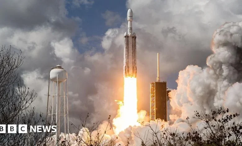 SpaceX says it’s worth $1.75tn as it targets largest stock market debut