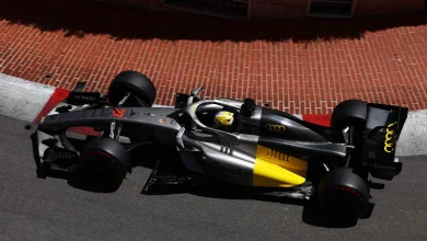 Stewards warn Audi over message to Hulkenberg, Williams fined for pit incident