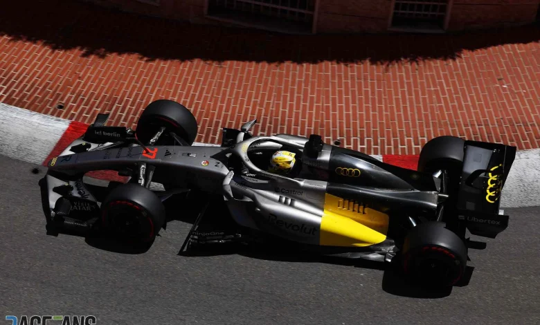 Stewards warn Audi over message to Hulkenberg, Williams fined for pit incident