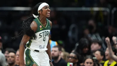 Storm snap 11-game losing streak with victory over Liberty