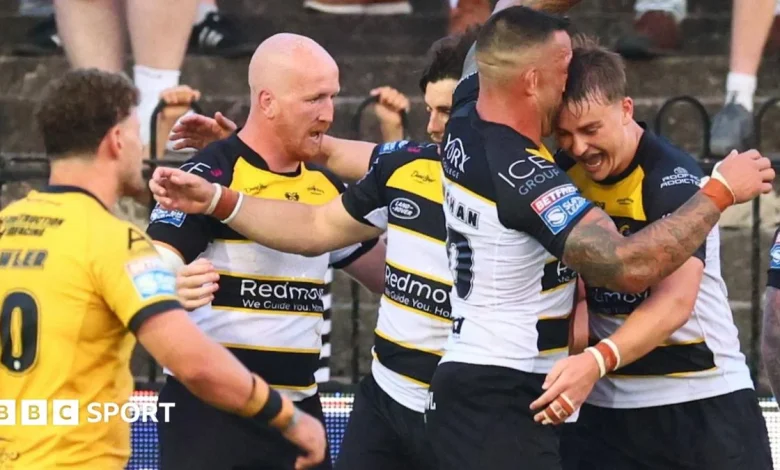 Super League: Castleford 14-20 York - Knights hold on to beat Tigers