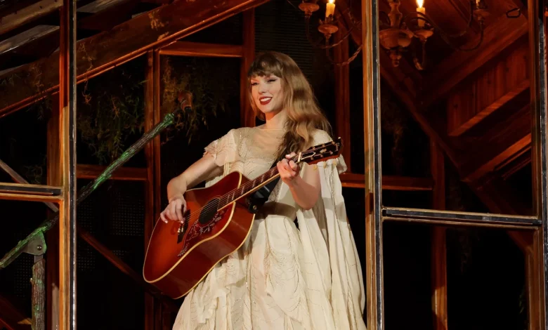 Taylor Swift Is Back on Country Radio With 'I Knew It, I Knew You'
