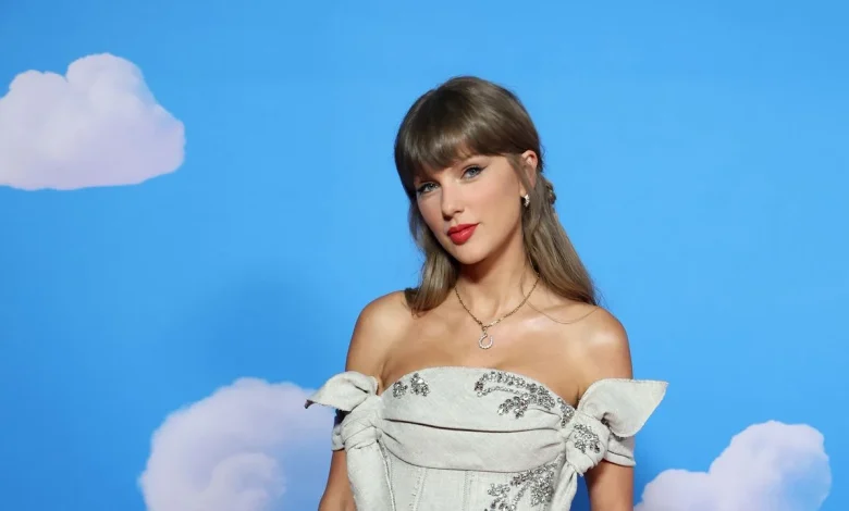 Taylor Swift’s ‘Toy Story 5’ Premiere Dress Is a Reference to Her Own Superfandom