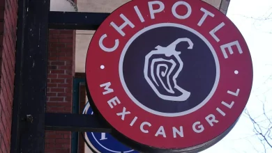 Teen hurled Chipotle bowl at worker in Santa Ana, police say