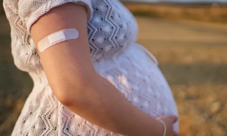 Top obstetrician group releases vaccine schedule that opposes CDC guidance
