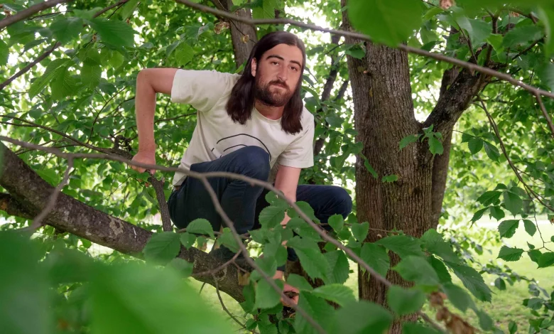Tour In Peril After Noah Kahan Refuses To Come Down From Tree