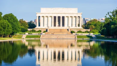 Trump says promenade will be built connecting Lincoln Memorial to Potomac River