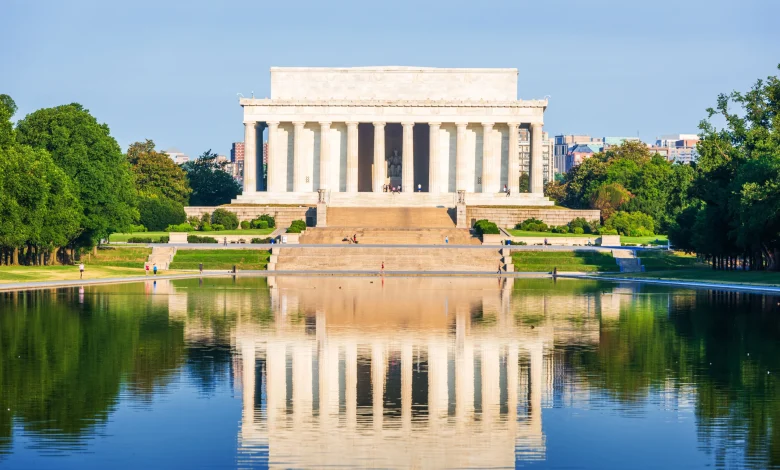 Trump says promenade will be built connecting Lincoln Memorial to Potomac River
