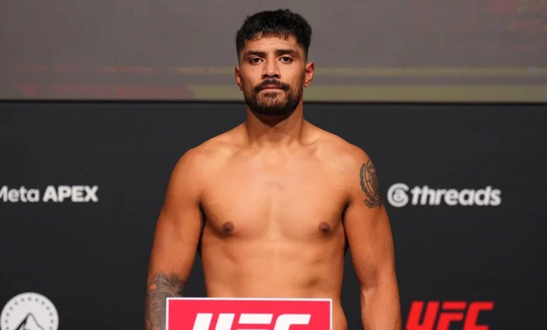 UFC Vegas 118 weigh-in results: Short-notice fighter misses weight on 1st attempt