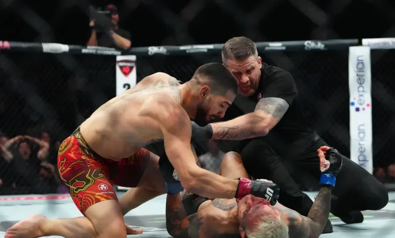 UFC White House full fight: Ilia Topuria shuts down Charles Oliveira