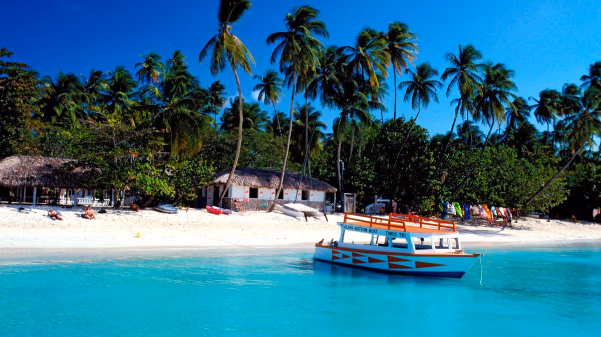 UK Foreign Office issues warning for Caribbean country as ‘state of emergency’ declared