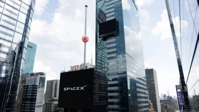 U.S. tech megacaps slide as SpaceX extends slump, AI expense concerns grow