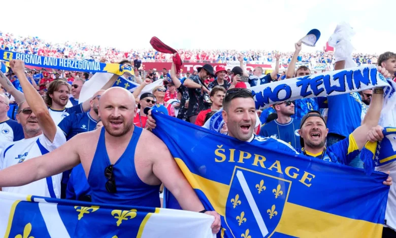(VIDEO) Navijači BiH preplavili ulice Toronta: U korteu krenuli ka stadionu da pruže podršku svojim igračima