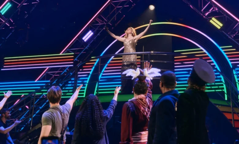 Videos: The Cast of Titaníque on Broadway Perform 'My Heart Will Go On' and 'To Love You More'
