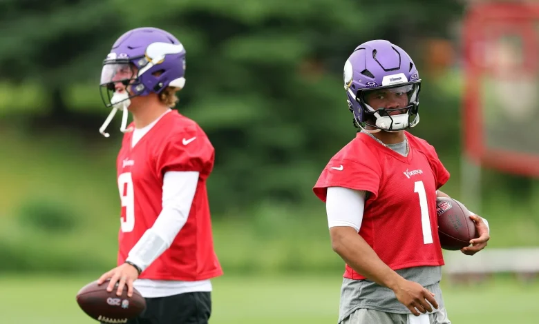Vikings won't name a starting quarterback before training camp