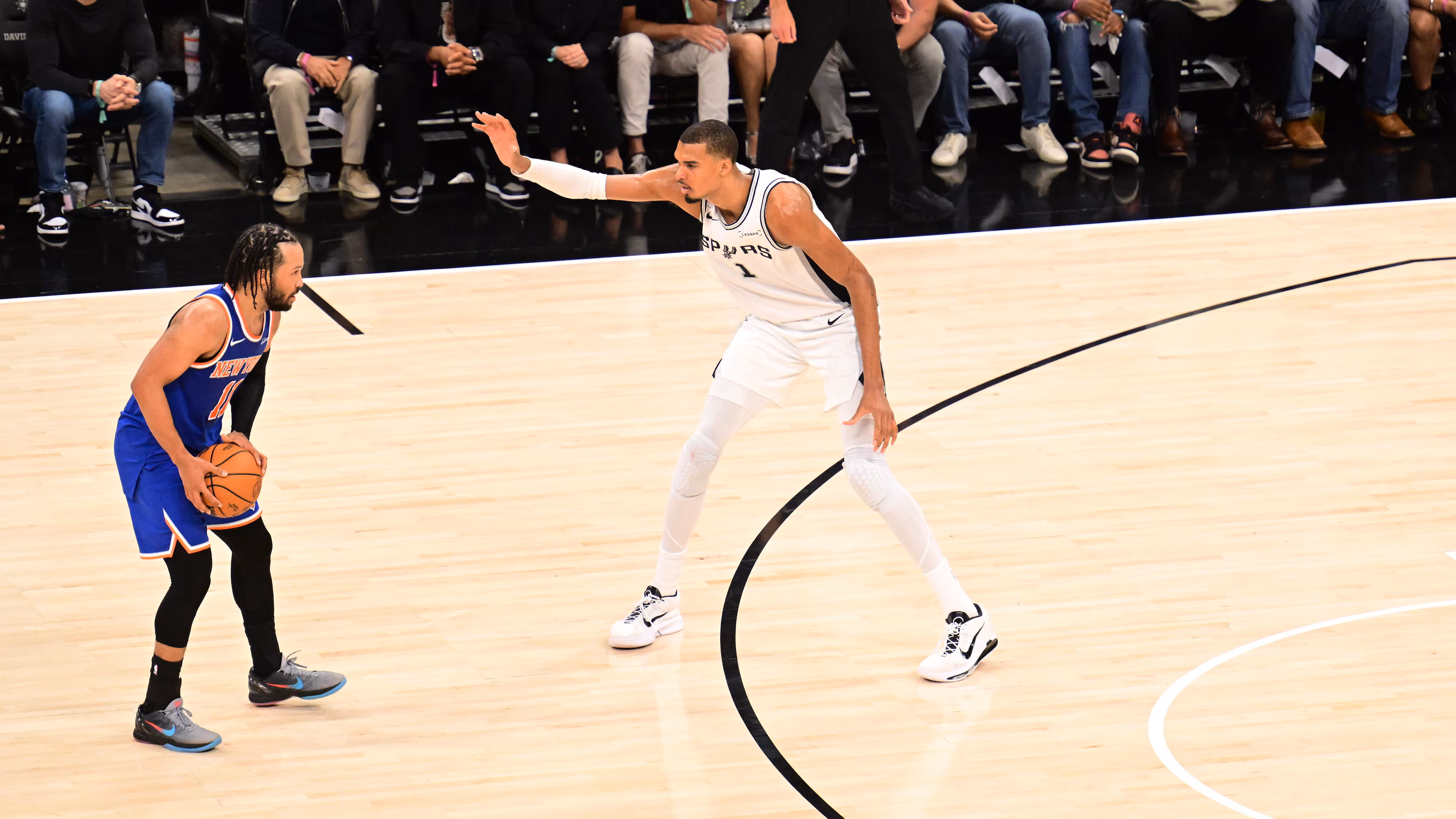 Watch Wemby Shove Jalen Brunson, Josh Hart Technical Foul in Videos During Knicks vs. Spurs Game 3