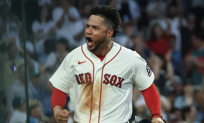 Watch Willson Contreras Get Ejected in Video as Red Sox Star Taps Helmet After Strikeout