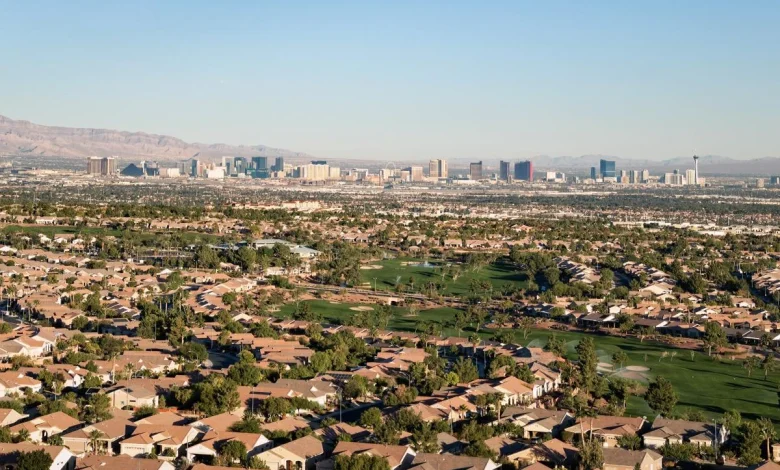Workers flock to Nevada from California amid lithium discovery