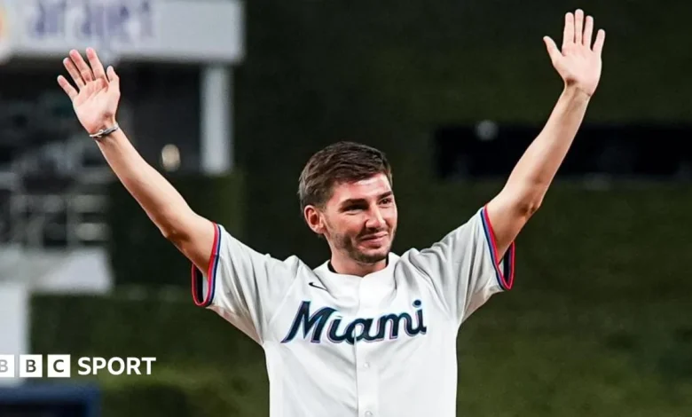 World Cup: Scotland fans' baseball love-in in Miami