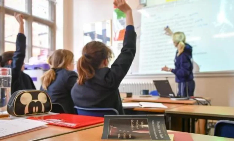 Wrexham Council issues update on schools during amber heat warning