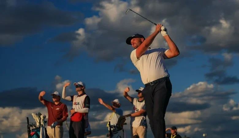 Wyndham Clark turning the US Open into a runaway. Scheffler still has hope for a slam
