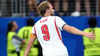 ¡Doblete del capitán! Harry Kane aparece de cabeza y amplía la ventaja de Inglaterra