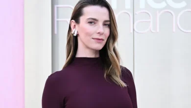 ‘Office Romance’ Star Betty Gilpin on Using a Prosthetic Vagina for Her Birthing Scene: ‘I Was Pretty Freaked Out’