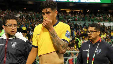Ecuador player gets red card for covering mouth in World Cup game vs Mexico