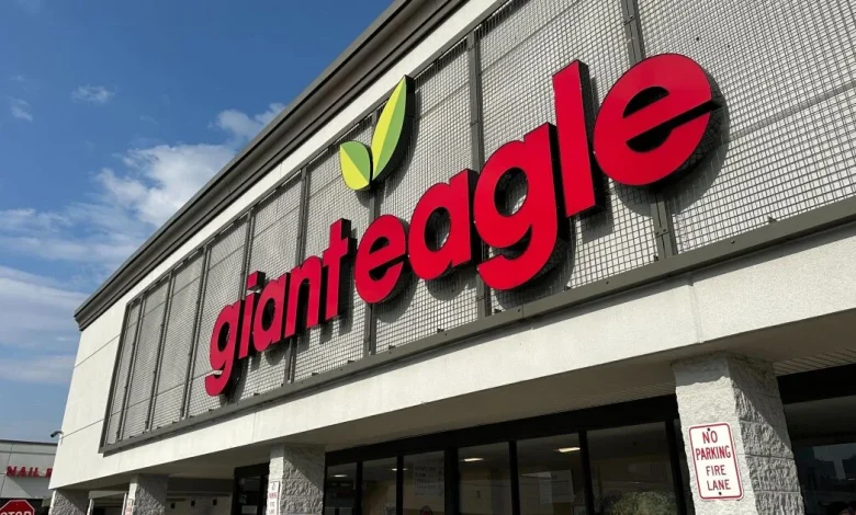 Kroger to buy Pittsburgh-based Giant Eagle grocery store chain