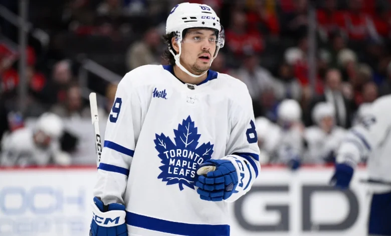 Maple Leafs trade forward Nick Robertson to Penguins